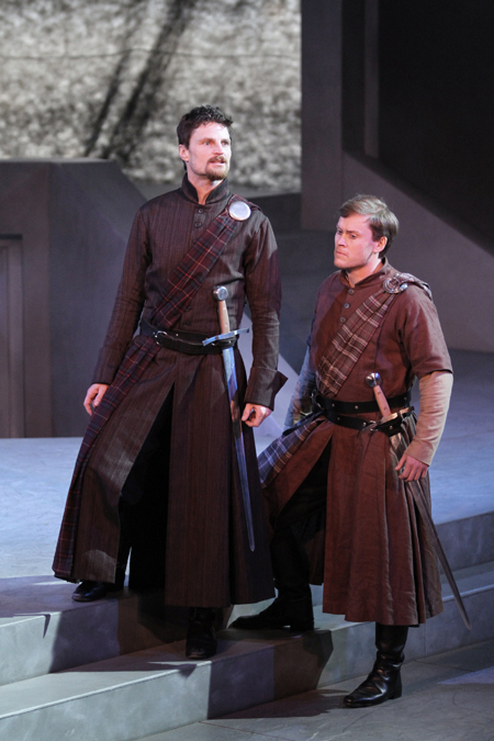 Macbeth (Bob Frazer), Banquo (Craig Erikson)