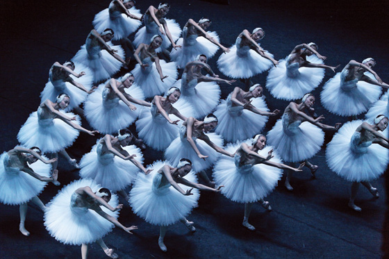 National Ballet of China in Swan Lake