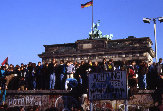 Berlin Brandenburg Gate c Stiftung Berliner Mauer