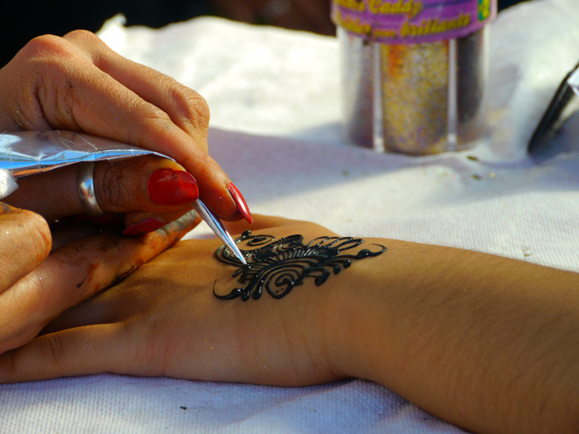 Mehndi henna art by Munira Mumtaz