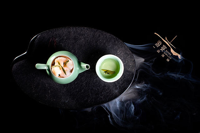 Sauteed Hand Peeled River Shrimp with Longjing Tea