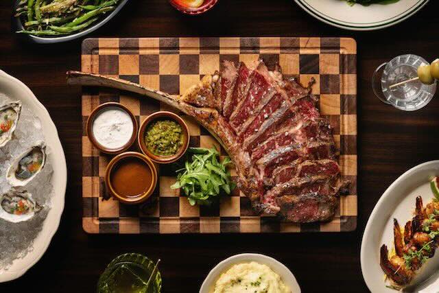 Tomahawk steak, Diner Ross