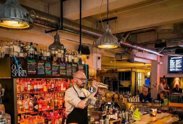 Mixologist Arnór Gísli